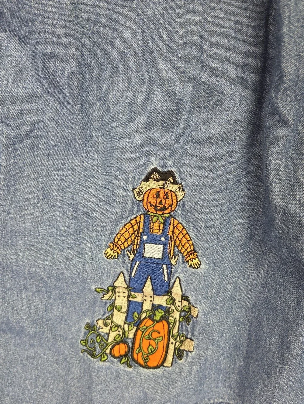 Vintage Holiday Editions Embroidered Halloween Denim Chambray Shirt Size Large - Picture 2 of 6